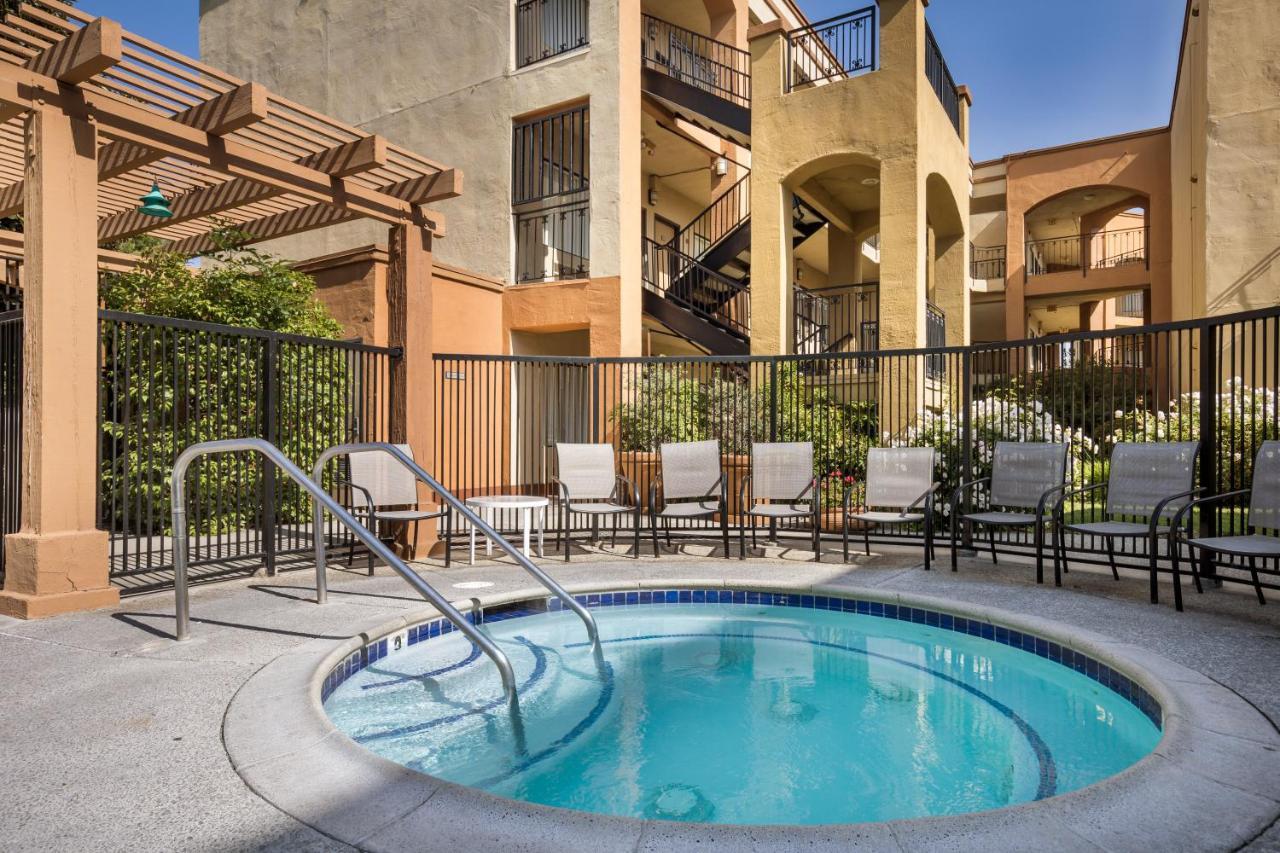 Mainstay Suites Orange County John Wayne Airport Santa Ana Exterior foto