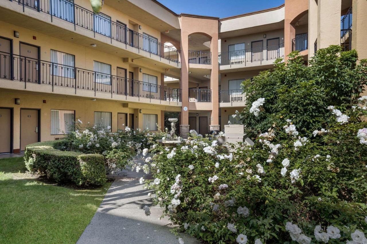 Mainstay Suites Orange County John Wayne Airport Santa Ana Exterior foto